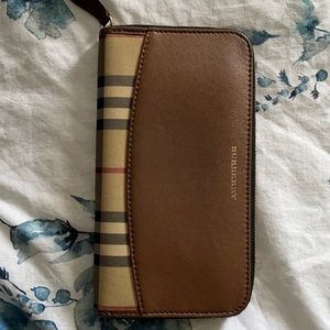 Burberry Elmore Wallet